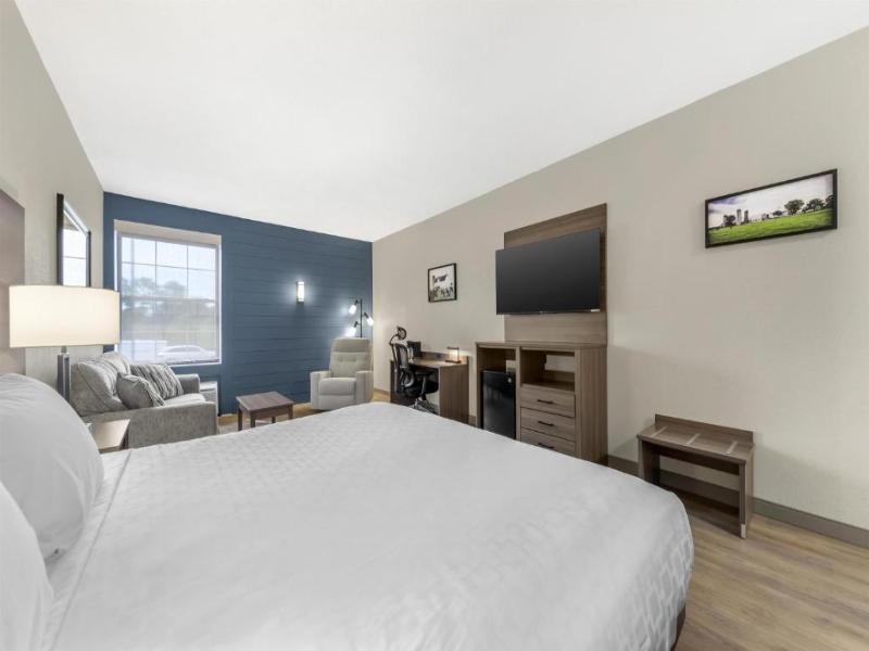 Best Western Plus Revere Inn & Suites image