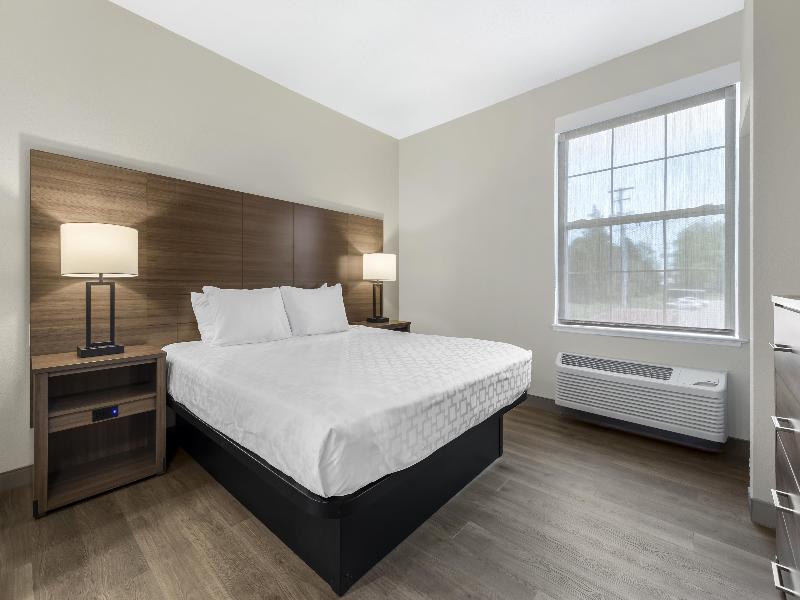 Best Western Plus Revere Inn & Suites image