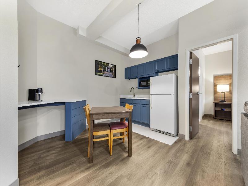 Best Western Plus Revere Inn & Suites image