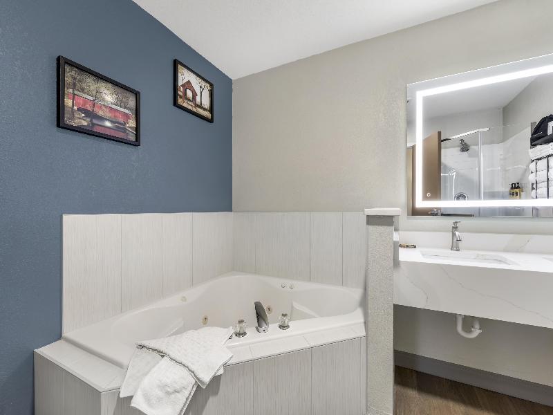 Best Western Plus Revere Inn & Suites image