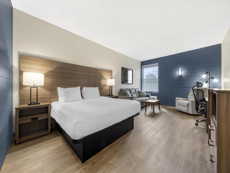 Best Western Plus Revere Inn & Suites image