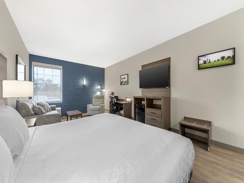 Best Western Plus Revere Inn & Suites image