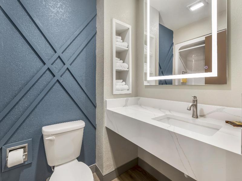 Best Western Plus Revere Inn & Suites image