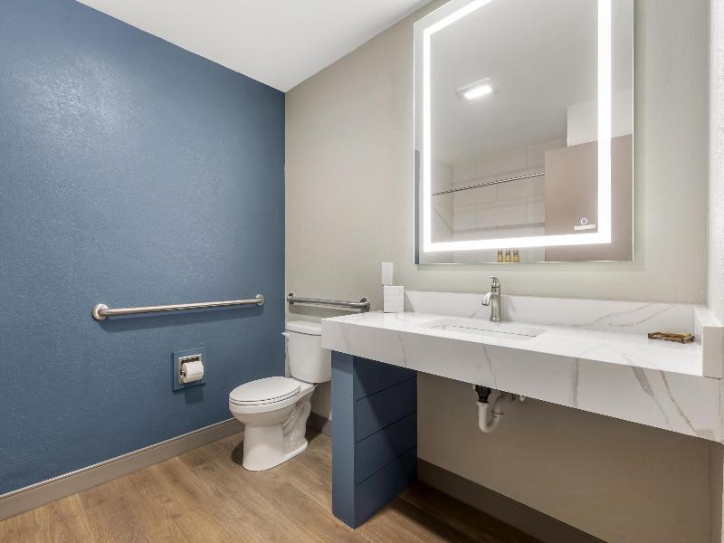 Best Western Plus Revere Inn & Suites image