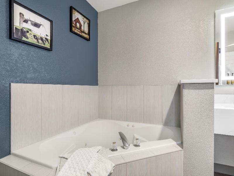 Best Western Plus Revere Inn & Suites image