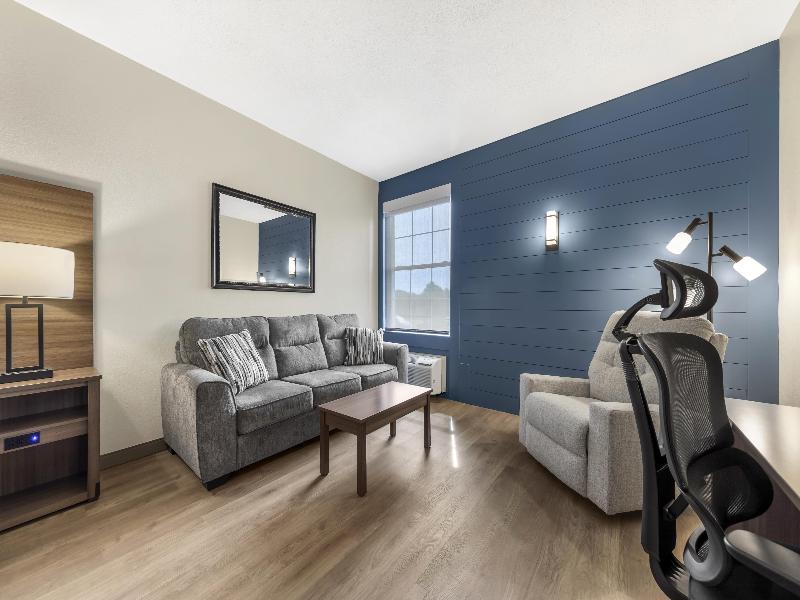 Best Western Plus Revere Inn & Suites image