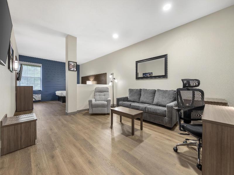 Best Western Plus Revere Inn & Suites image