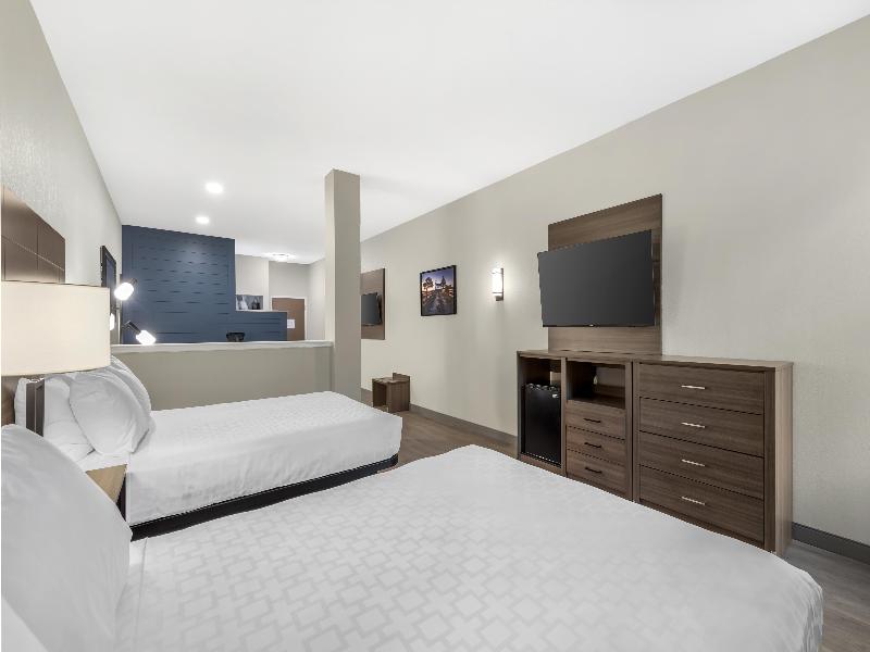 Best Western Plus Revere Inn & Suites image