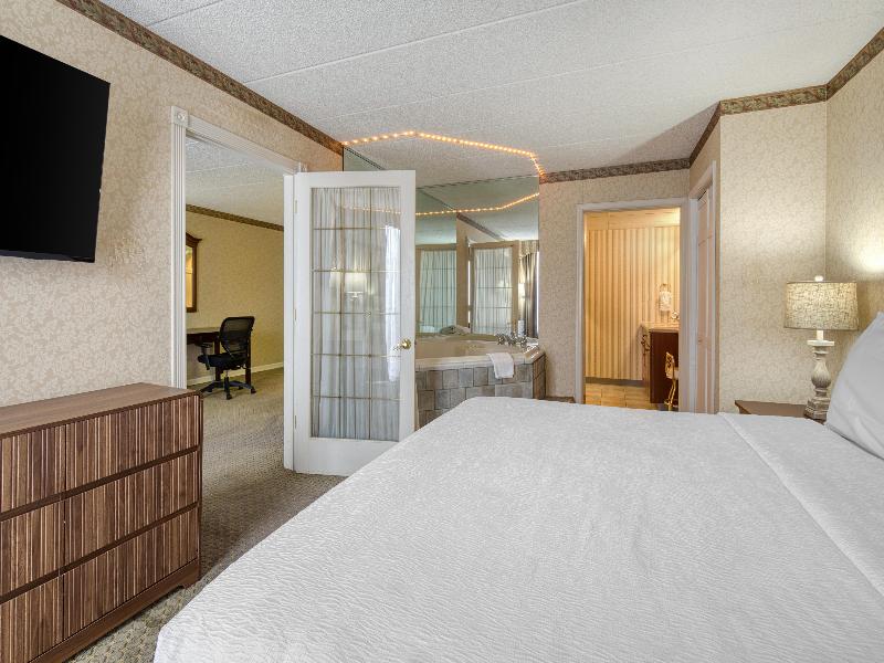 Best Western Plus Genetti & Conference Center image