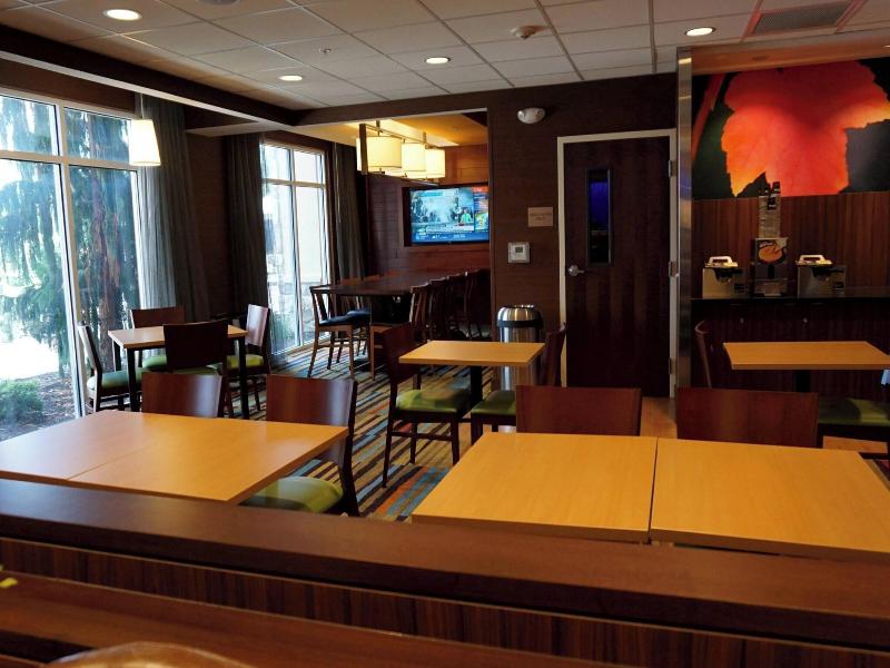 Fairfield Inn Suites Lebanon Valley image