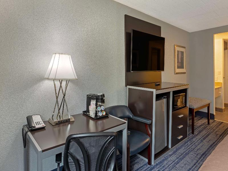 Best Western Plus Reading Inn & Suites image