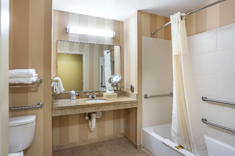 Best Western Plus University Park Inn & Suites image