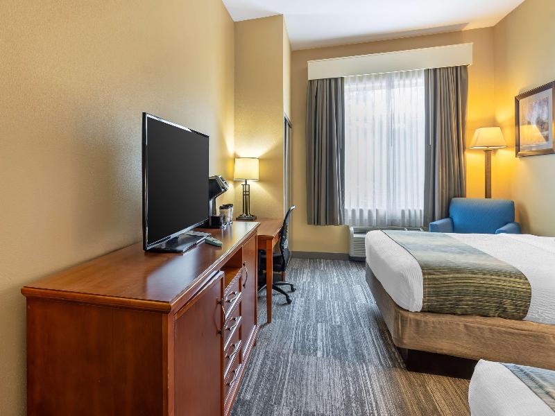Best Western Plus University Park Inn & Suites image