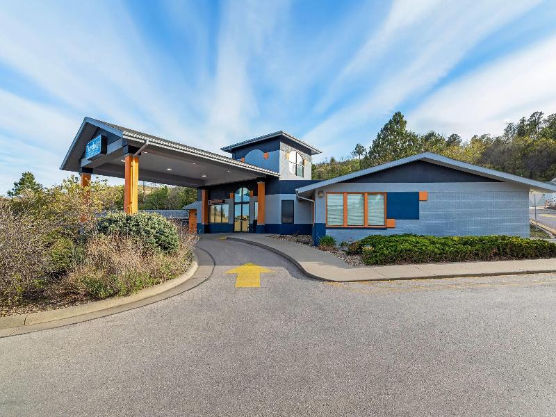 Travelodge by Wyndham Rapid City — exterior view