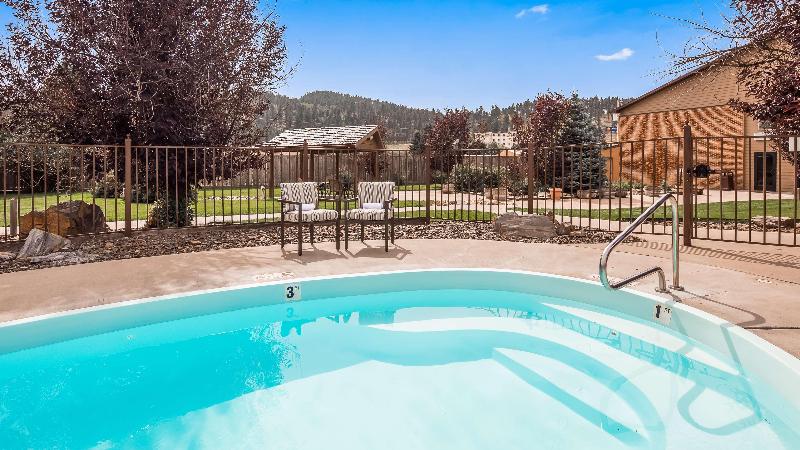 Best Western Golden Spike Inn & Suites image