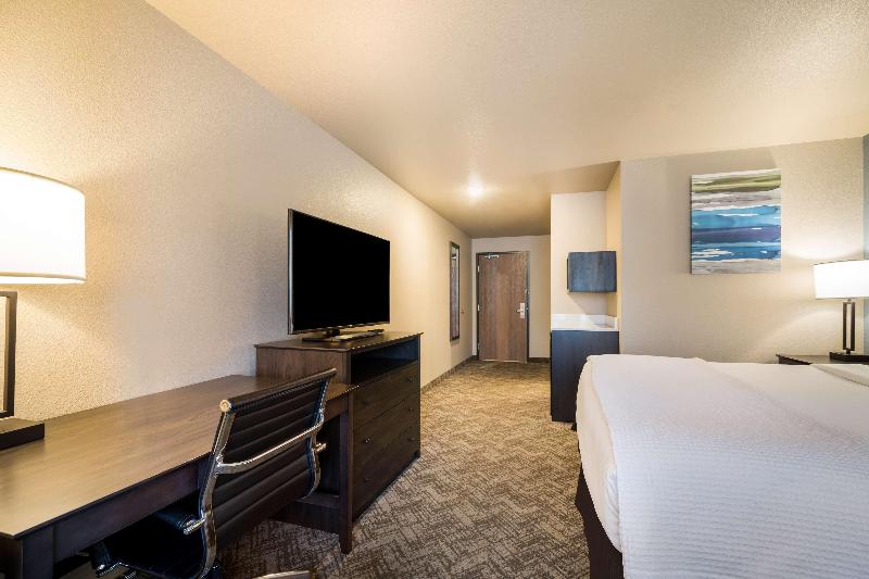 Best Western Golden Spike Inn & Suites image