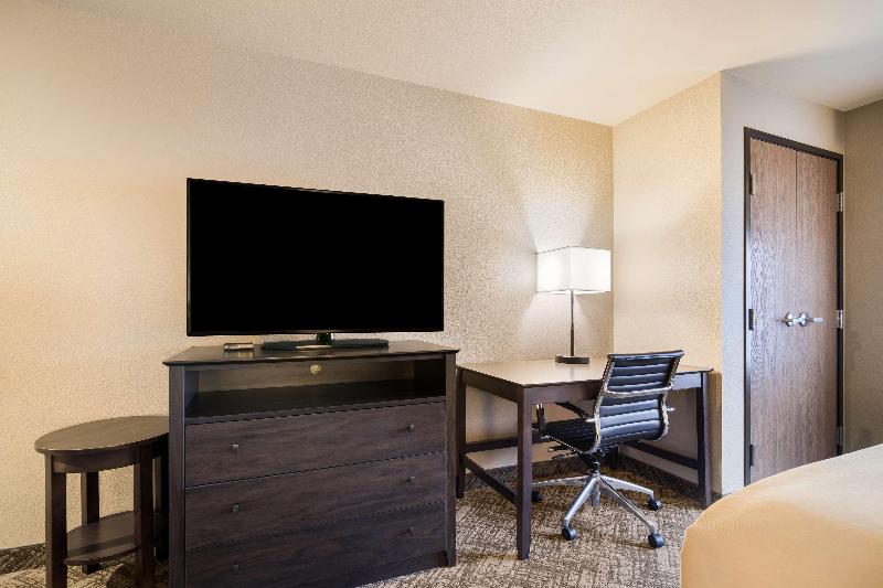 Best Western Golden Spike Inn & Suites image