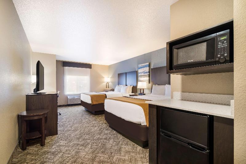Best Western Golden Spike Inn & Suites image