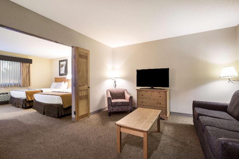 Best Western Golden Spike Inn & Suites image