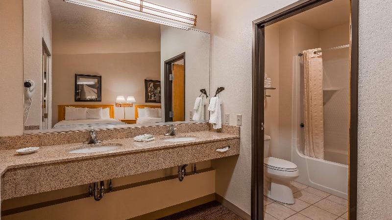 Best Western Golden Spike Inn & Suites image