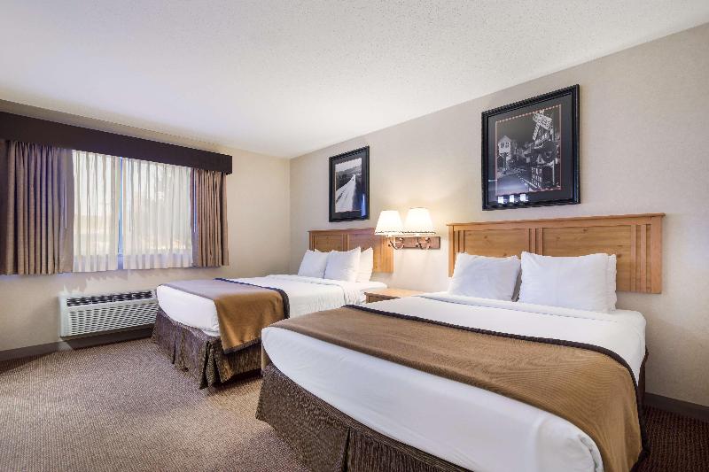 Best Western Golden Spike Inn & Suites image