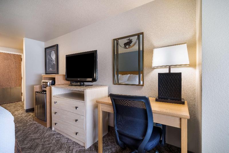 Best Western Golden Spike Inn & Suites image
