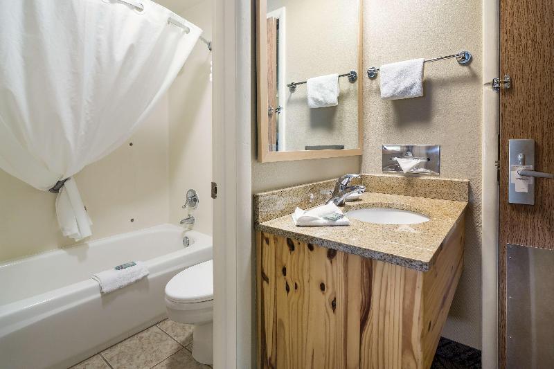 Best Western Golden Spike Inn & Suites image
