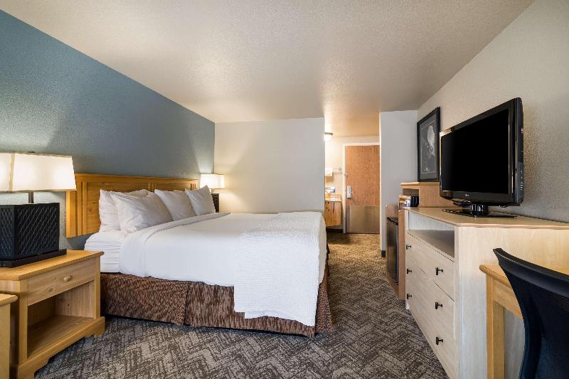 Best Western Golden Spike Inn & Suites image