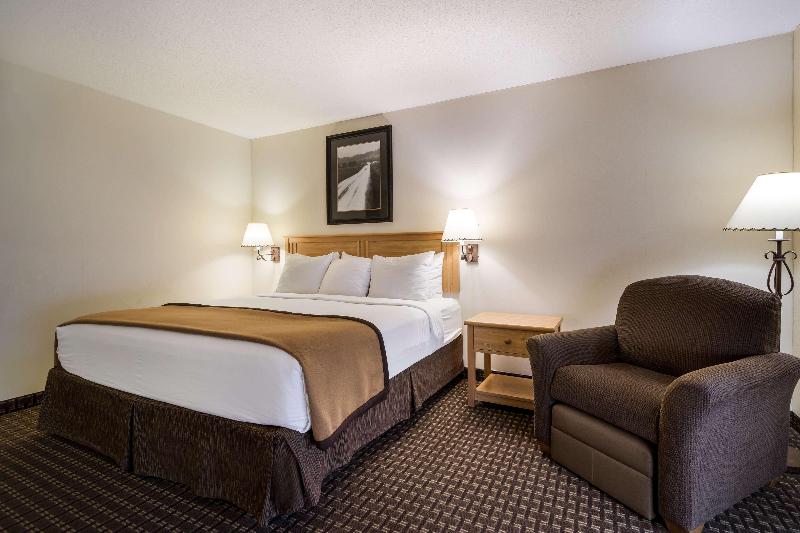 Best Western Golden Spike Inn & Suites image