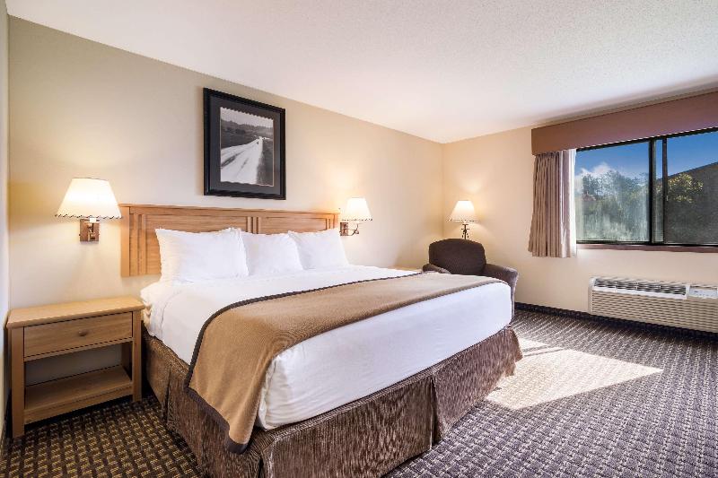 Best Western Golden Spike Inn & Suites image