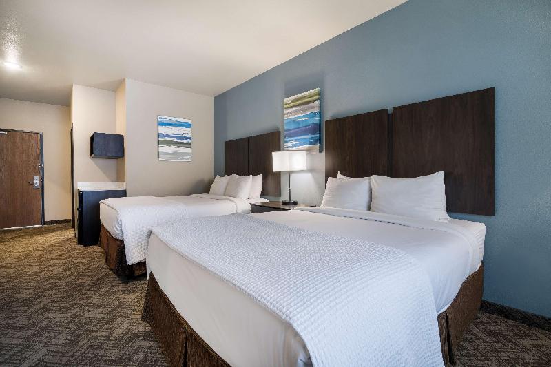 Best Western Golden Spike Inn & Suites image