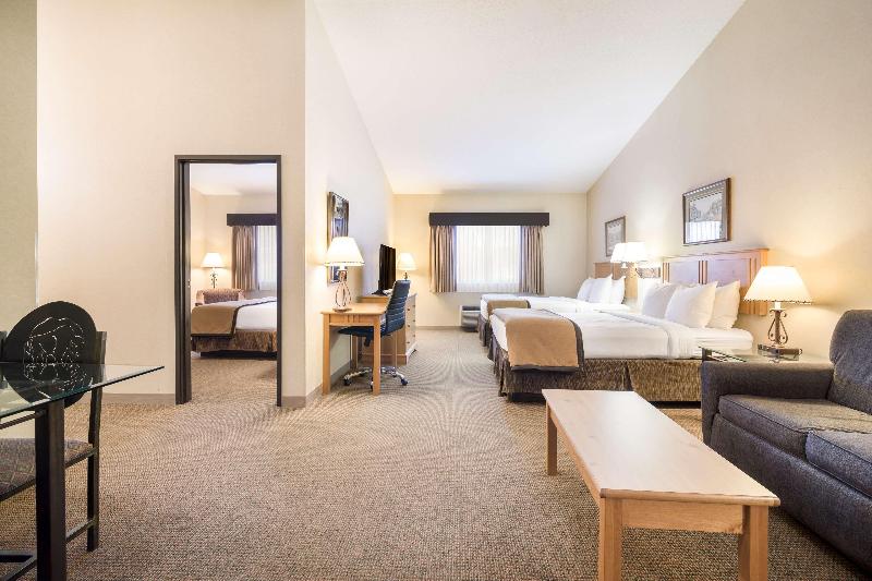 Best Western Golden Spike Inn & Suites image