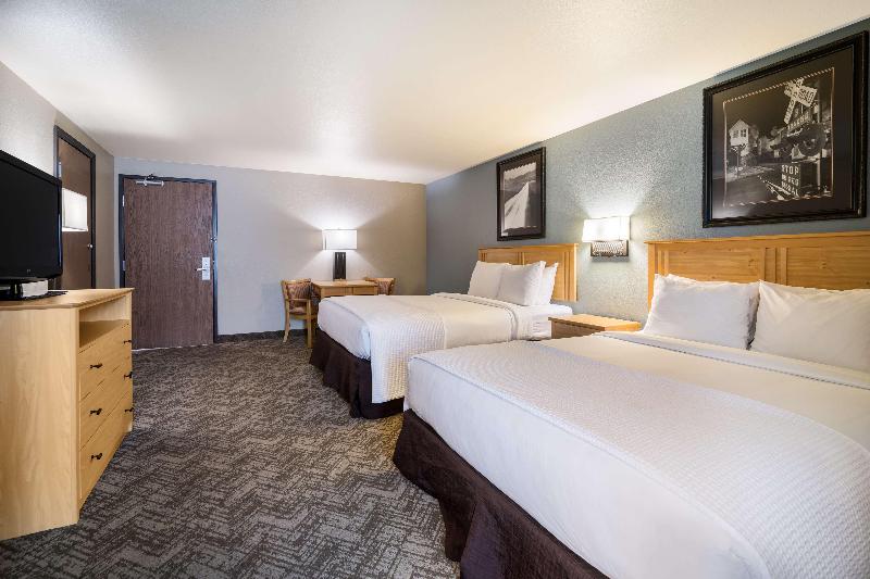 Best Western Golden Spike Inn & Suites image