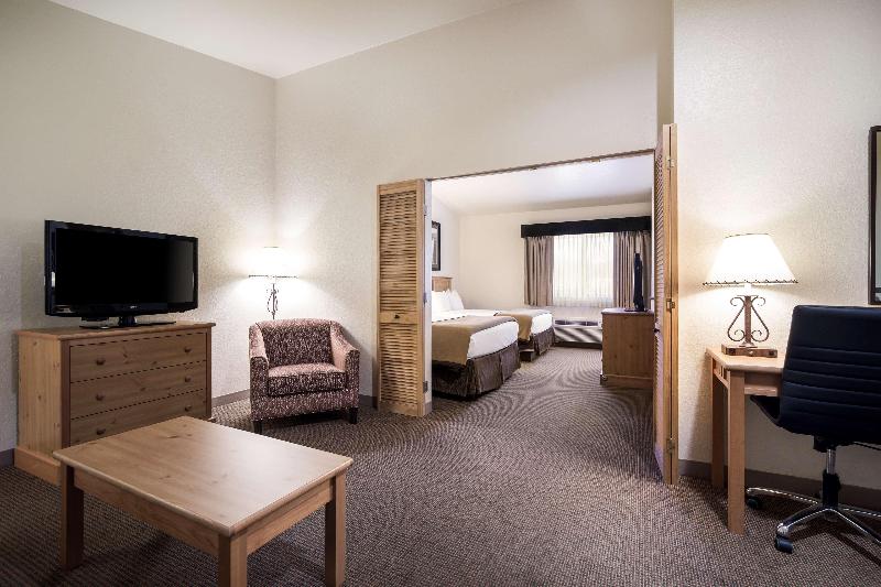 Best Western Golden Spike Inn & Suites image