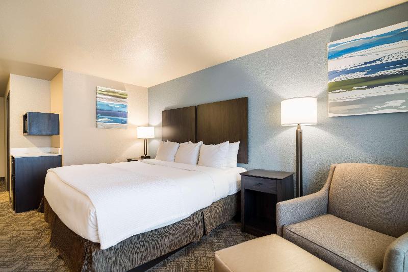 Best Western Golden Spike Inn & Suites image