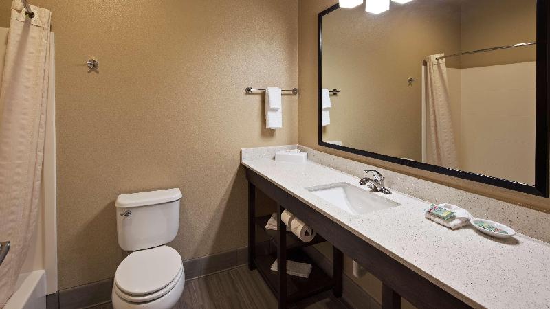 Best Western Golden Spike Inn & Suites image