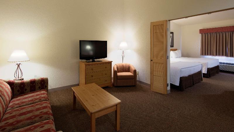 Best Western Golden Spike Inn & Suites image