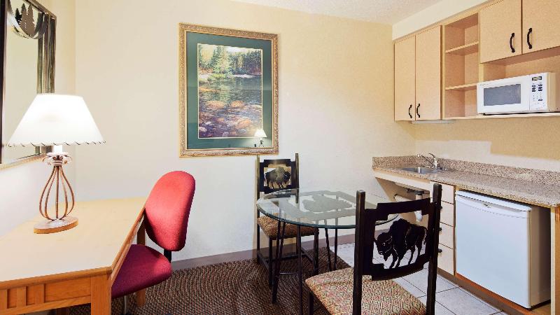 Best Western Golden Spike Inn & Suites image