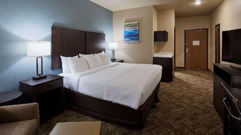 Best Western Golden Spike Inn & Suites image