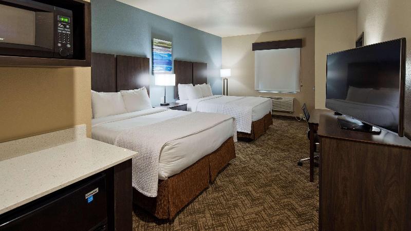 Best Western Golden Spike Inn & Suites image