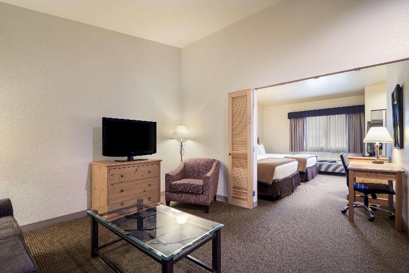 Best Western Golden Spike Inn & Suites image