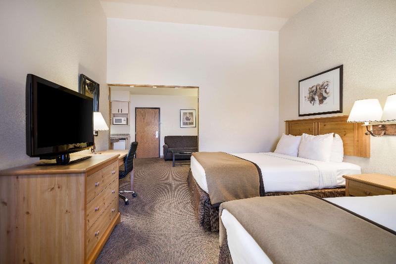 Best Western Golden Spike Inn & Suites image