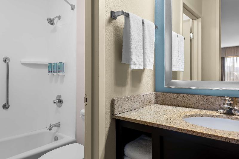 Best Western Newport Inn image