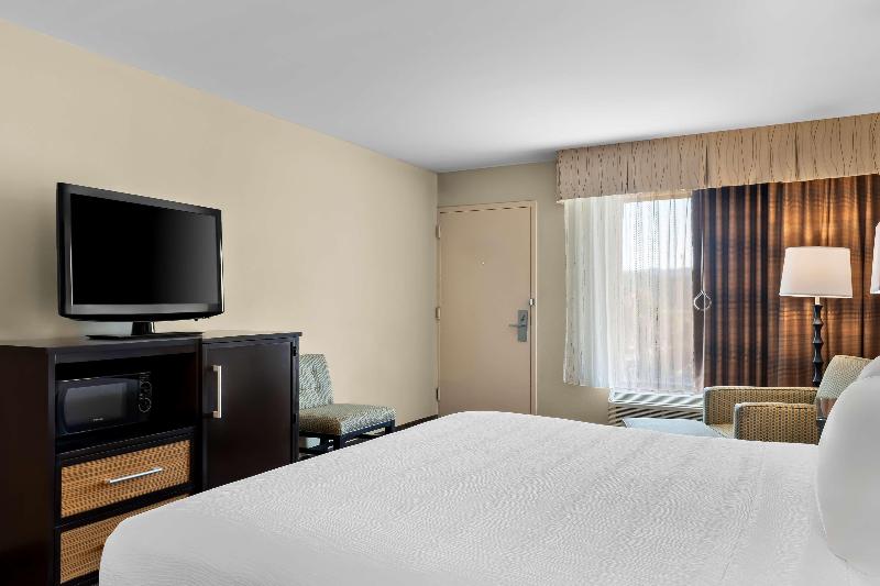 Best Western Newport Inn image