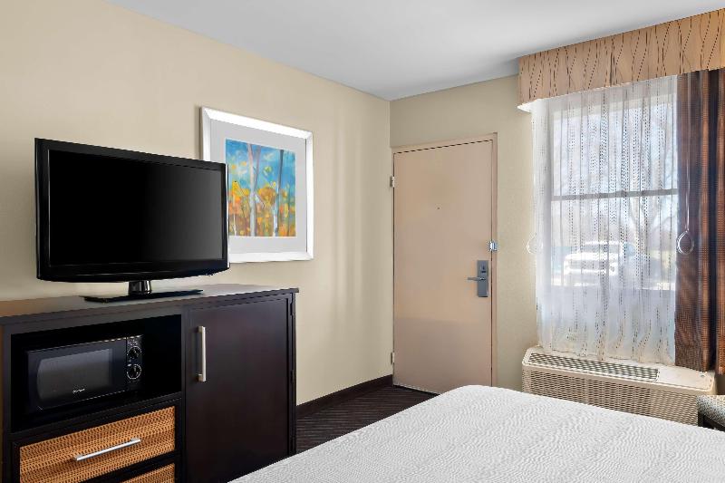 Best Western Newport Inn image