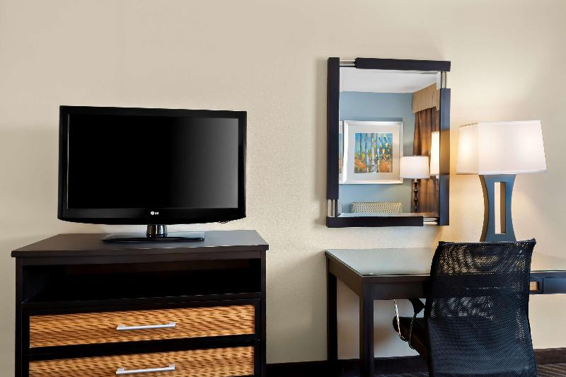 Best Western Newport Inn image
