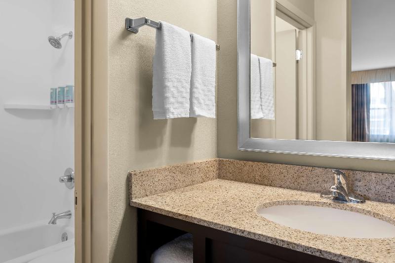 Best Western Newport Inn image