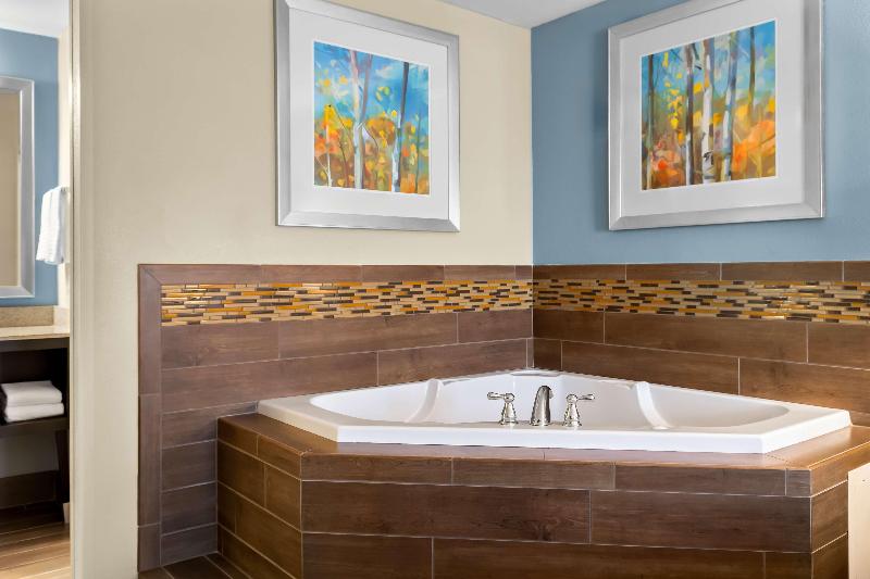 Best Western Newport Inn image