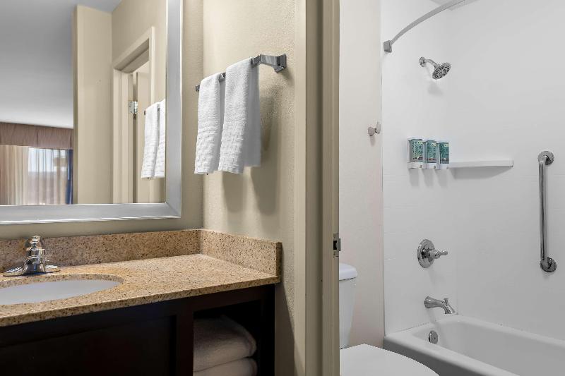 Best Western Newport Inn image