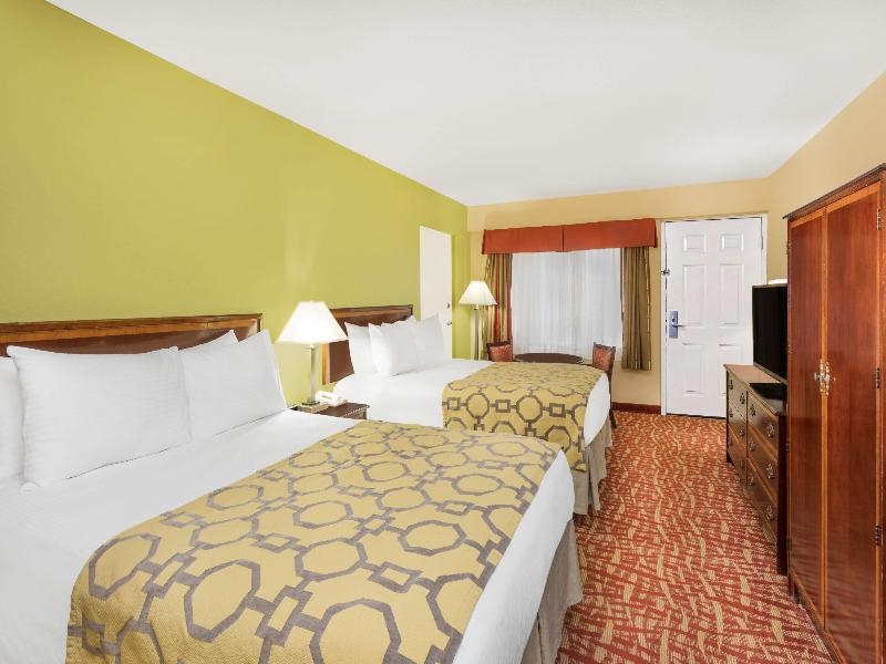 Baymont Inn & Suites Sevierville Pigeon Forge image